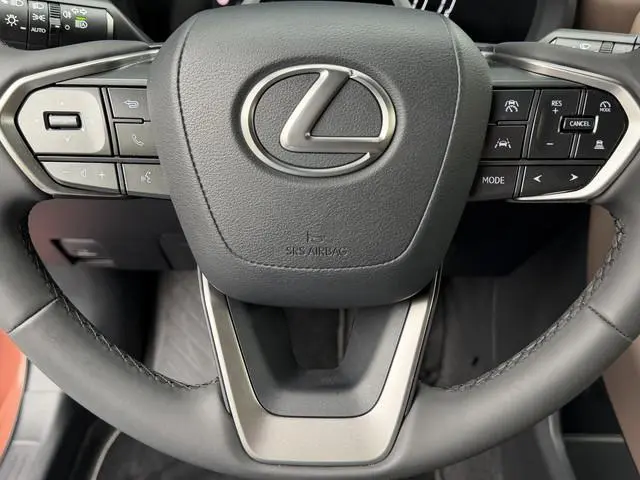 Lexus LBX