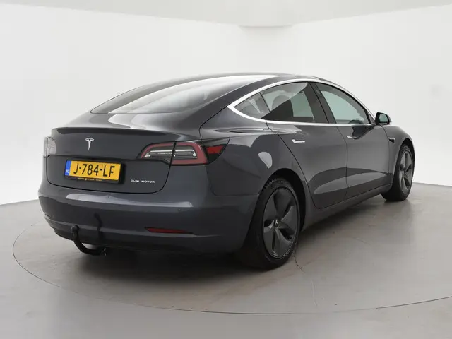 Tesla Model 3 LONG RANGE AWD 75 kWh + TREKHAAK | 560 KM WLTP | 1000 KG TREKGEWICHT OP KENTEKEN