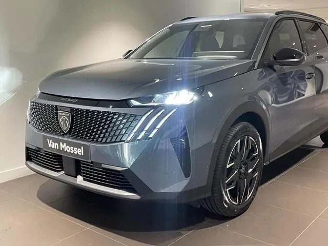 Peugeot 5008 1.2 Hybrid 145 Allure | AUTOMAAT | Navigatie | 360 camera | Draadloze telefoonlader | K...