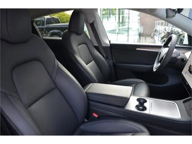 Tesla Model Y Long Range AWD 75 kWh Trekhaak (1.600kg), AutoPilot3.0 Ryzen
