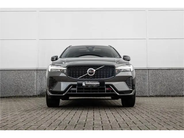 Volvo XC60 2.0 Recharge T6 AWD R-Design Pano / Harman Kardon / Trekhaak / Pine Grey /