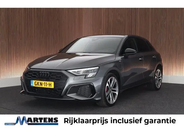 Audi A3 Sportback 45 TFSI e 245pk S edition Competition Trekhaak Camera ACC Stoelverwarming Keyless...