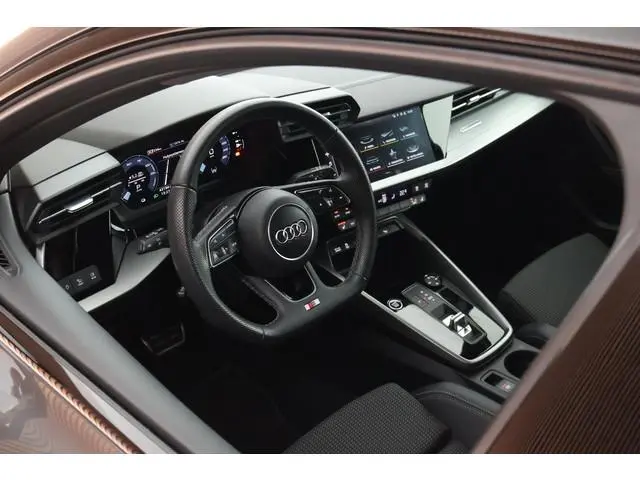 Audi A3 Sportback 45 TFSI e 245pk S edition Competition Trekhaak Camera ACC Stoelverwarming Keyless...
