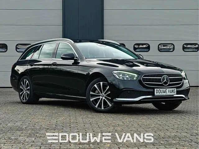 Mercedes-Benz E-Klasse 300e LED Carplay Camera Navigatie Stoelverwarming Hybrid