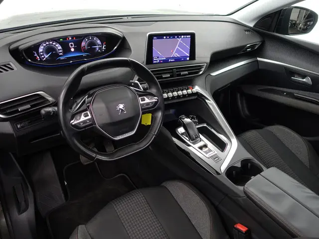 Peugeot 3008 1.2 PureTech Allure Aut- Panoramadak, Two Tone, Dynamic Select, 360 Camera, CarPlay, An...