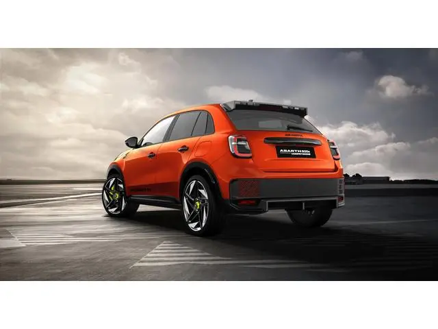 Fiat 600e Abarth Competizione 54 kWh | Te Bestellen | 280 PK | Torsen Sperdifferentieel | Sabelt Kui...