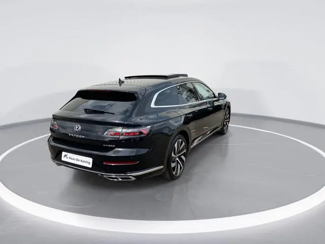 Volkswagen Arteon Shooting Brake 1.4TSIeHybrid 160kW/218PK R-Line DSG · Panoramadak · Leder/Alcantar...