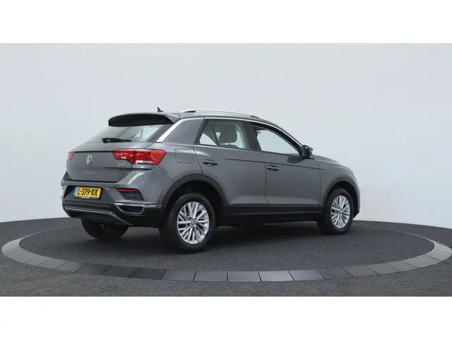Volkswagen T-Roc 1.0 TSI Style | All Seasons | Carplay |