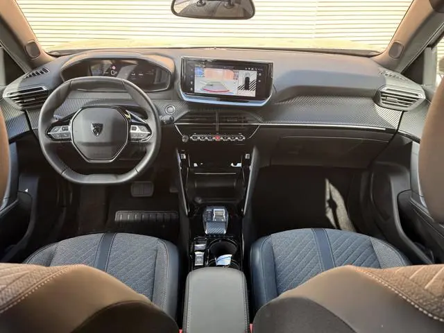 Peugeot e-2008 EV Allure Pack 50 kWh