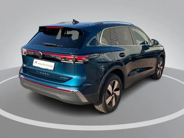 Volkswagen Tiguan 1.5eTSI 150kW/204PK Elegance DSG · Panoramadak · Trekhaak · 360°Camera + Parkeerse...