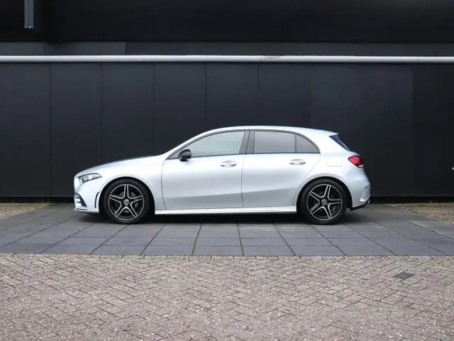 Mercedes-Benz A-klasse 180 Business Solution | AMG LINE | MEMORY | PANO-DAK | CAMERA | NAVI | CRUISE...
