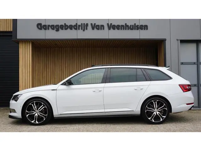 Skoda Superb Combi 1.8 TSI 180pk Sportline Business dsg Pano Elek.trekhaak Keyless Canton Stoelverw...