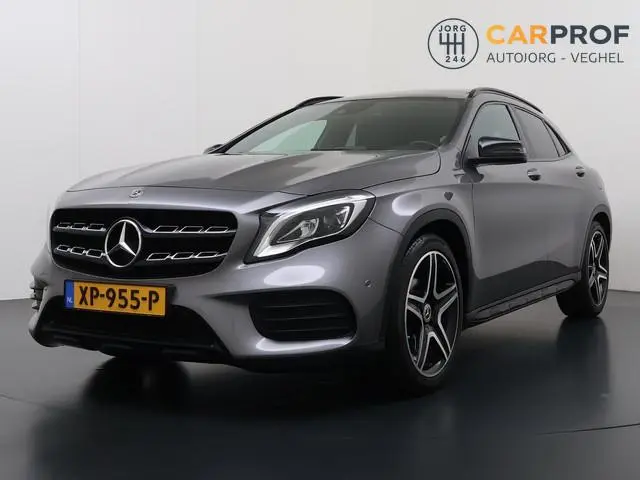 Mercedes-Benz GLA-klasse 180 Business Solution AMG Night Upgrade Camera | Pano | Stoelverwarming | N...