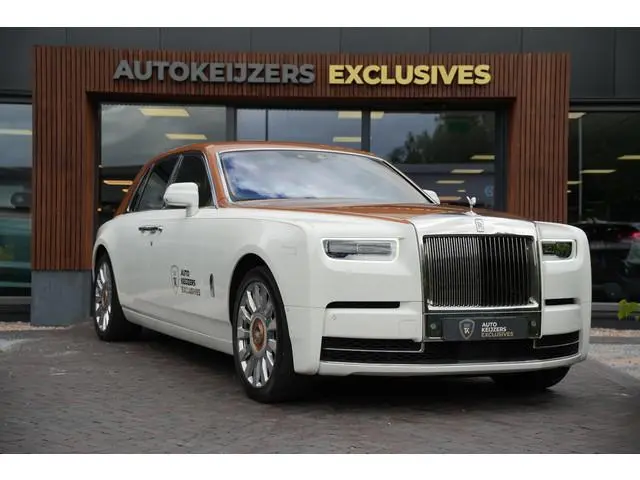 Rolls-Royce Phantom 6.7 V12 Starlight Headliner Rear Theatre Individual Rear Seats 22-Inch Polished...
