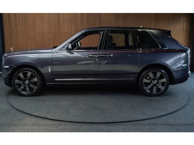 Rolls-Royce Cullinan 6.75 V12 Panodak Leer Navi 360° ACC PDC Massage Memory LM velgen Climate voor &...