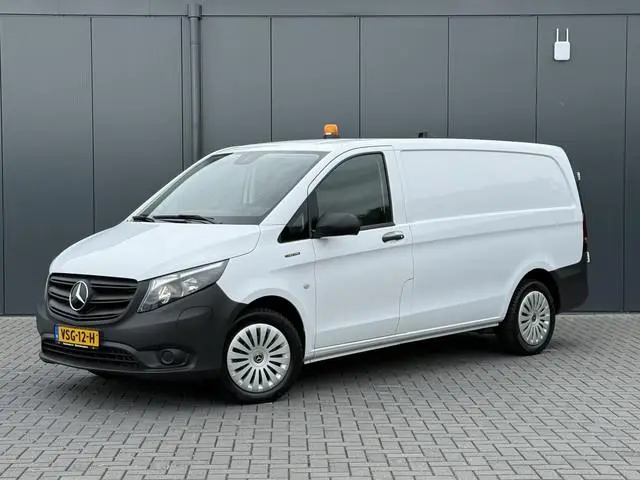 Mercedes-Benz Vito 66 kWh / FULL ELECTRIC / SOH 93%  / L2H1 / AUTOMAAT / BOTT INRICHTING / 1e EIG. /...