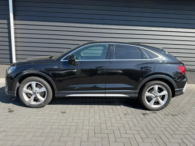 Audi Q3 Sportback 45 TFSI e 245PK S Edition Leder Camera Trekhaak Led Stoelverwarming