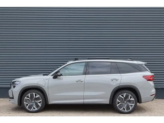 ŠKODA Kodiaq iV 1.5 TSI PHEV Sportline Pano/Matrix LED/ACC/Keyless/Camera/20"/Elek. stoel/Trekhaak w...