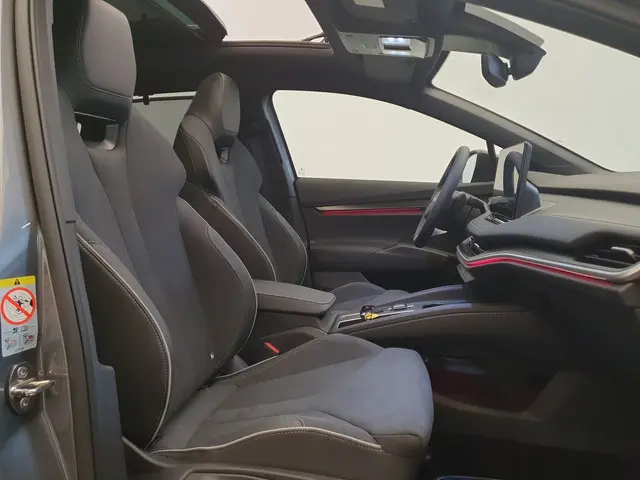 ŠKODA Enyaq 85 Sportline 82 kWh 286pk Wegklapbare trekhaak, Panoramadak, Warmtepomp