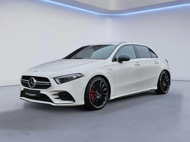 Mercedes-Benz A-klasse AMG 35 4MATIC /Schaalstoelen+Perf. remmen/Groot scherm/Parkeersens.+camera/Ad...