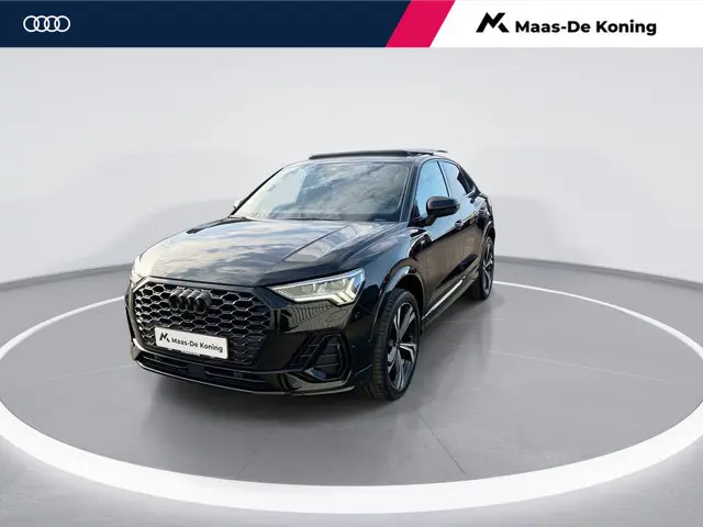 Audi Q3 Sportback 45 TFSIe S Line 180kW/245PK · Panoramadak · Dodehoeksensor · Apple/Android Car Pla...