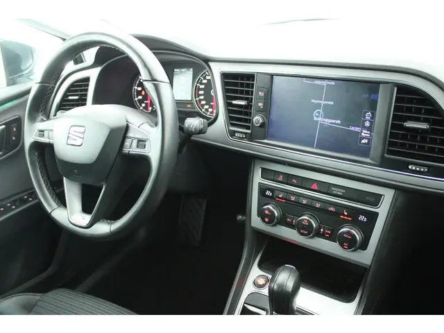 SEAT Leon ST 1.5 TSI 150pk DSG Style Ultimate Edition Led Keyless Stoelverwarming Navigatie