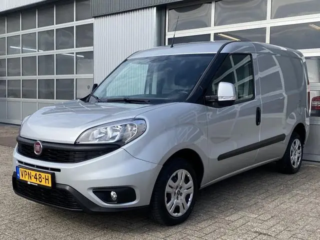 Fiat Doblò Cargo 1.3 MJ L1H1 SX Btw en Bpm vrij Airco Cruise controle Navigatie Tussenschot Parkeerh...