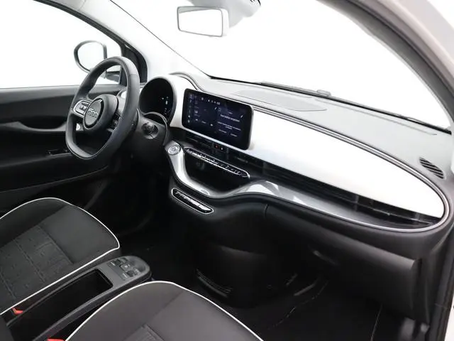 Fiat 500e Icon 42 kWh | Apple Carplay & Android Auto | 320km WLTP | 11kw Lader | CCS |
