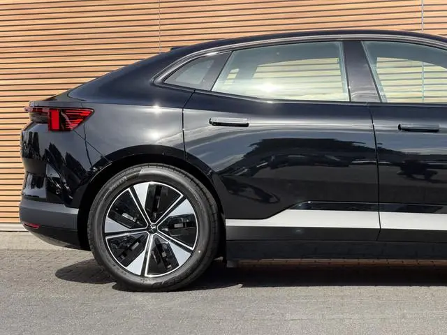 Polestar 4