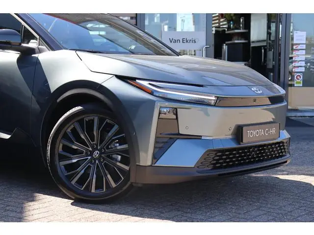 Toyota CHR +