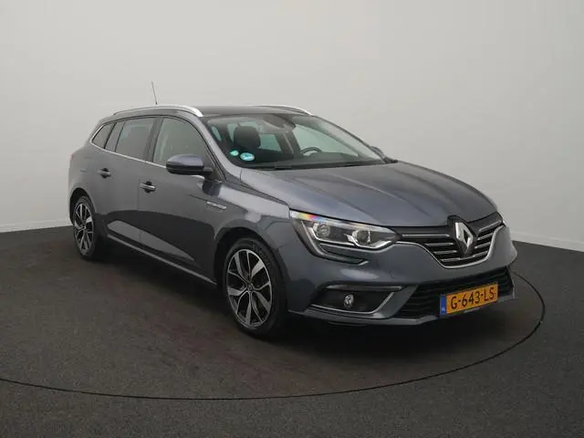 Renault Mégane Estate TCe 140 Bose - RIJKLAARPRIJS - All Seasonbanden - Volledig Dealeronderhouden!
