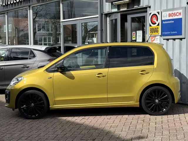 Volkswagen Up! 1.0 R-Line | UNIEKE AUTO | ORIG NL. | CAMERA | CRUISE | DAB | PDC |