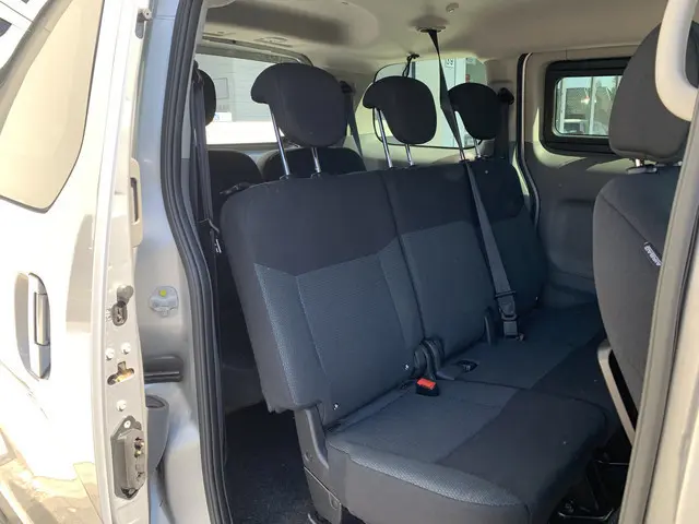 Nissan NV200