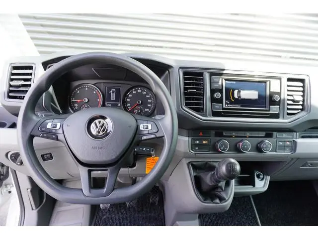 Volkswagen Crafter 140pk Camera Parkeersensoren Apple Carplay  Airco Trekhaak Cruise control