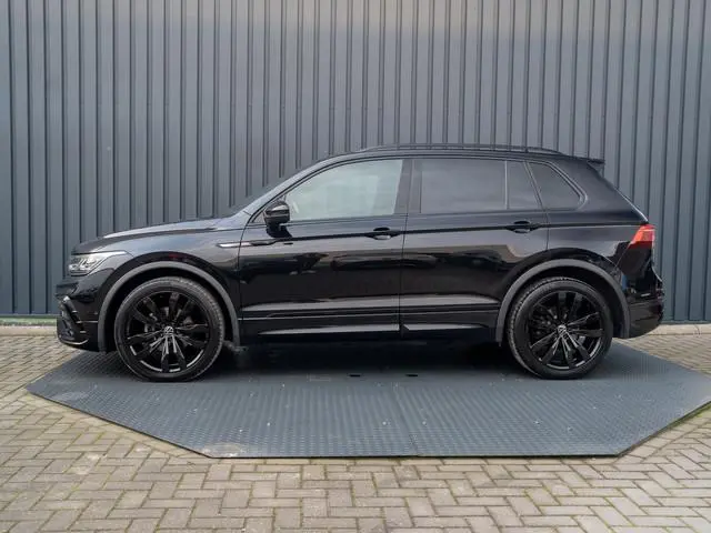 Volkswagen Tiguan 1.5 TSI R-Line Business+ | Trekhaak wegkl. | 20'' | Side Assist | Elk. A-klep | IQ...
