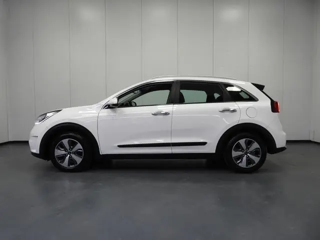 Kia Niro 1.6 GDi Hybrid DynamicLine NAVI/CAMERA/TREKHAAK/16"LMV!