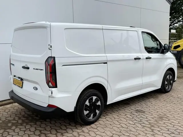 Ford e-Transit Custom 65kWh 136PK Elektrisch L1 344KM WLTP 2300kg Trekvermogen BEV Snelladen LED ACC...