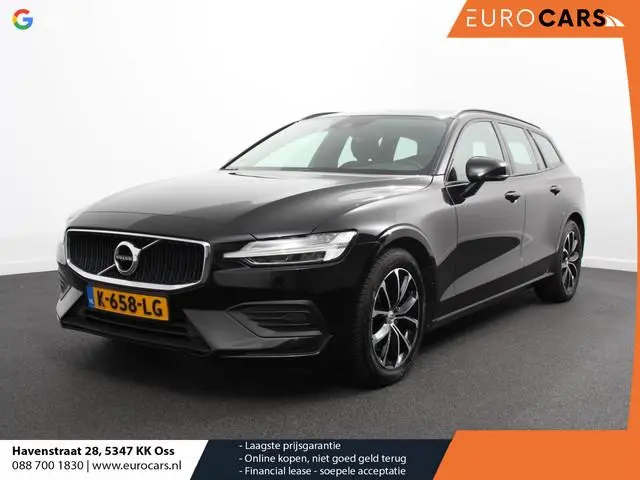 Volvo V60 2.0 B3 Automaat Momentum  Navigatie  Wegklapbare Trekhaak  Climate Control  Blis  Parkeer...