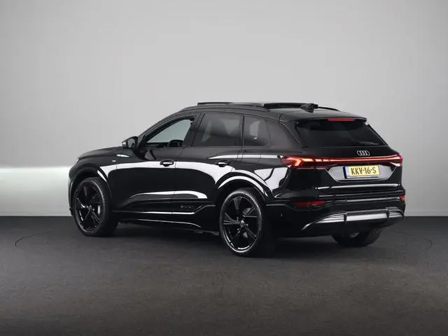 Audi Q6 e-tron Advanced edition 83 kWh Panoramadak | Getint glas | Apple carplay | Stoelverwarming |
