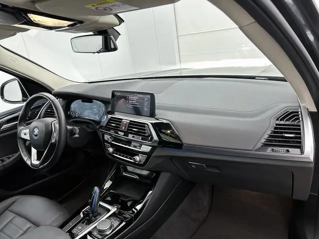 BMW iX3 Executive 80 kWh-SOH 97.46% / Panoramadak / Trekhaak / Leder / Stoelverwarming / Pdc.+Camera...