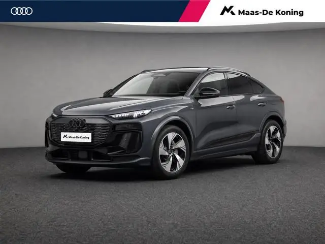 Audi Q6 Sportback e-tron S edition 83 kWh 252 PK · Glazen panoramadak · Trekhaak elek. wegklapbaar ·...