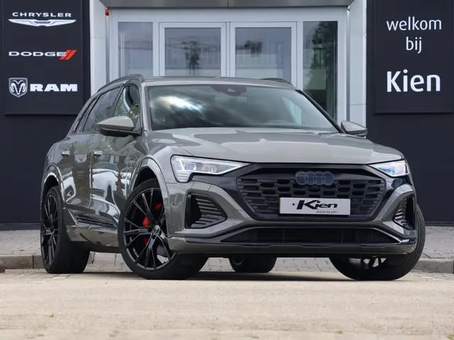 Audi Q8 e-tron 55 quattro S Edition 115 kWh | Pano dak | 22" | Adaptive CC |