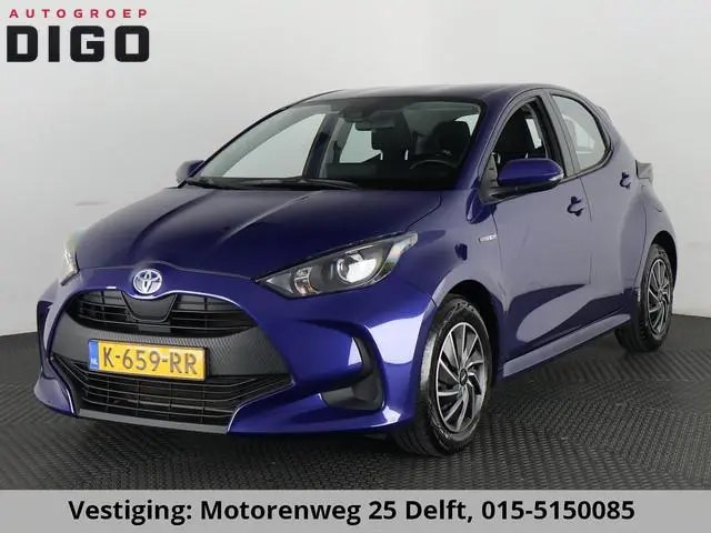 Toyota Yaris 1.5 HYBRID ACTIVE 1e EIG BLUELINE GARANTIE 2-2031 DEALER AUTO ! CARPLAY NAVIGATIE . SLE...