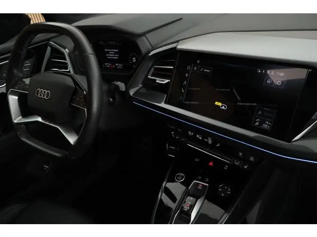 Audi Q4 e-tron 40 204pk S edition 77 kWh SOH 93% RS Zetels Memory Trekhaak Camera Panoramadak HUD Ca...
