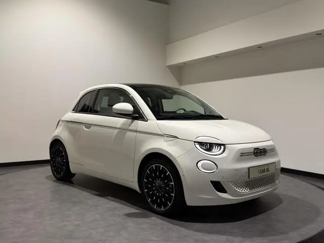 Fiat 500 3+1 La Prima 42 kWh | SOH 95,8% | Luxe Leder | Keyless | ACC 