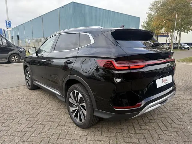 BYD SEAL U