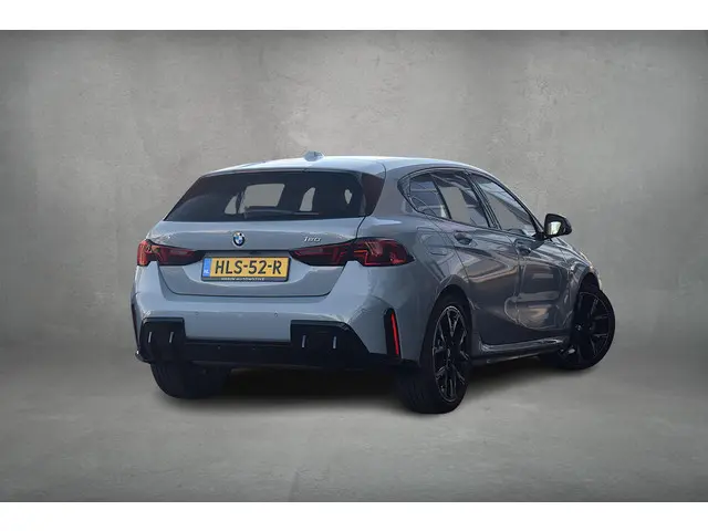 BMW 1-serie 120 | M-Sport | Sportstoelen | CarPlay | Stoelverwarming