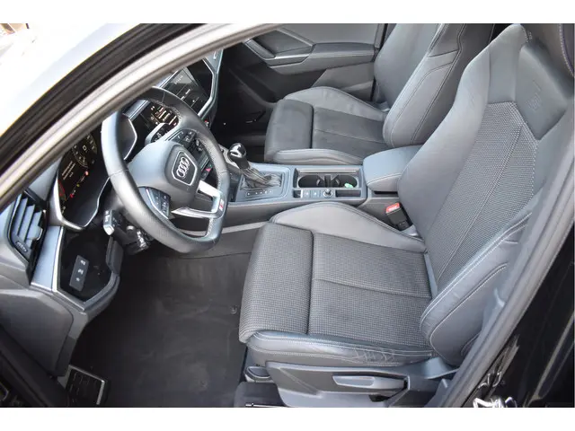 Audi Q3 Sportback 45 TFSI e S-Line Pano Navi Sonos Keyless ACC 20 Inch