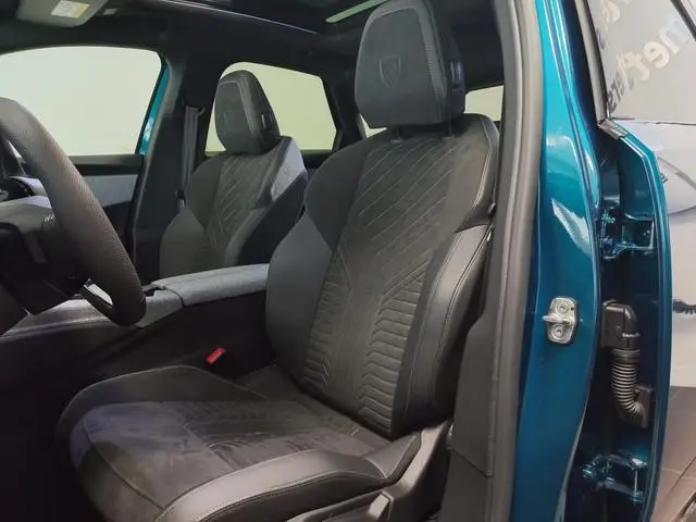 Peugeot e-3008