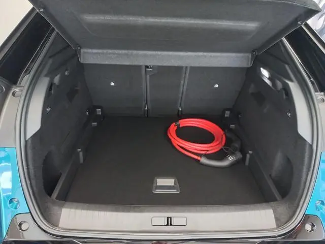 Peugeot e-3008